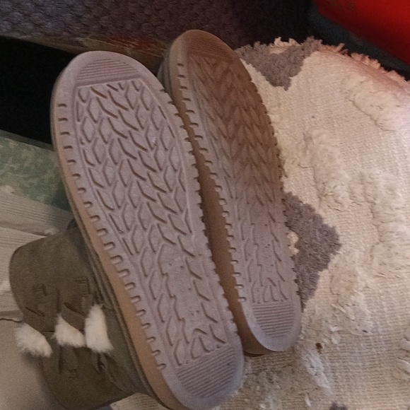 Koolaburra by UGG Bailey Bow II Boot Gray❤️ - Picture 5 of 9